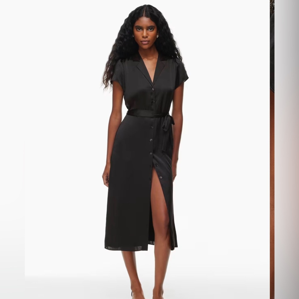 Dress
Shirt Satin Dress
Satin button-up shirt dress